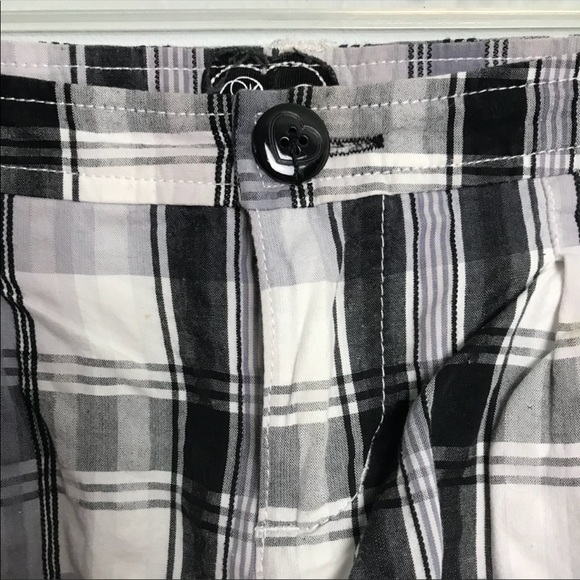 Roxy Plaid Shorts. Size 3 - Picture 2 of 8